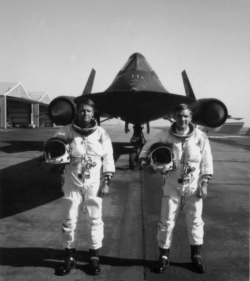 Illustration for article titled Rare photos of the SR-71 Blackbird show its amazing history